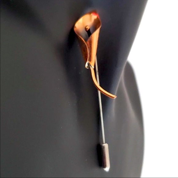 Calla Lily Flower Stick Pin Brooch Vintage Copper NYE - Picture 1 of 2